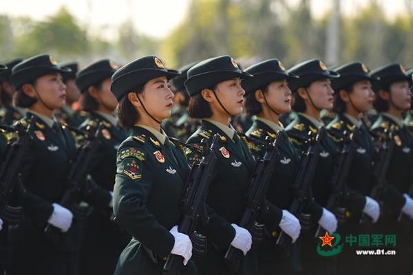 最新女兵标准发型，重塑女性力量魅力的典范